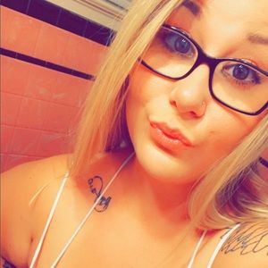 Meet your Posher, Kelli